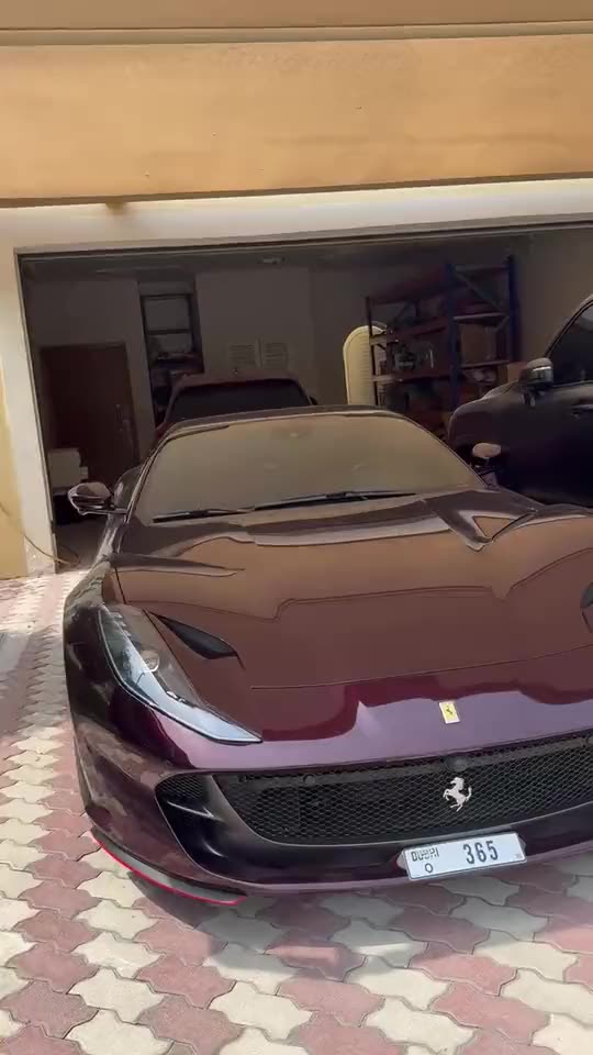 Ferrari 812 GTS — in motion